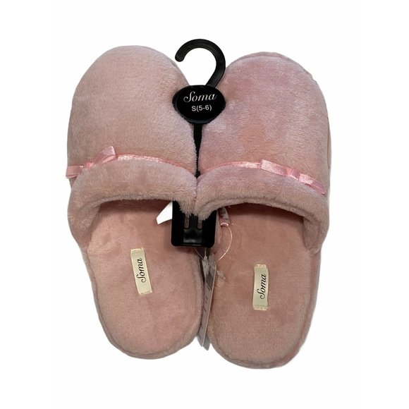 Soma Intimates Shoes - NWT SOMA Embraceable Plush Slippers SMALL Pink